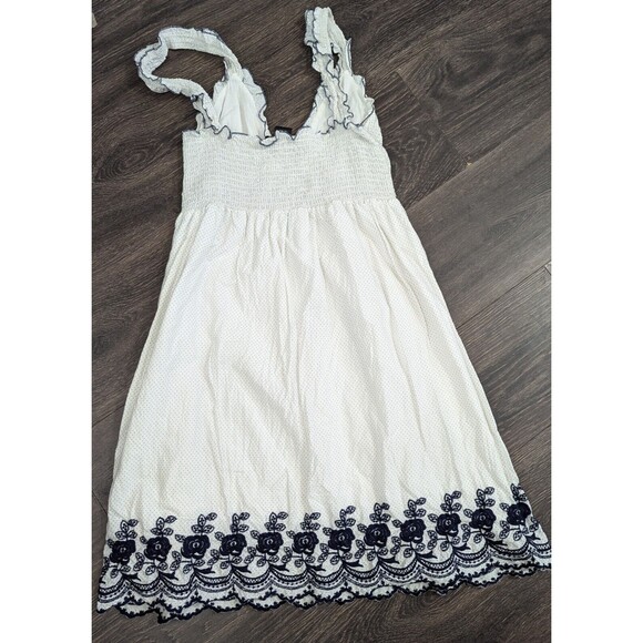 Sam & Max Women's Large Cotton Dress White With Blue Flowers Ruffled Pre-loved - Picture 2 of 3